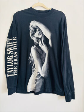 Taylor Swift The Eras Tour Long Sleeve Tee Black White Size M Concert Swiftie